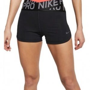 NWOT Nike Pro Intertwist short XS
